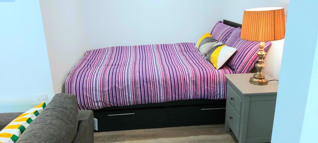 Great Studio Apartments - Netflix, Wifi, Digital Tv Sheffield Exterior foto